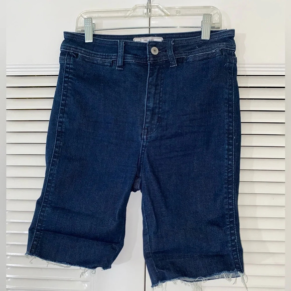 FREE PEOPLE Women's Cutoff Stretch Biker Denim Shorts - Picture 1 of 5